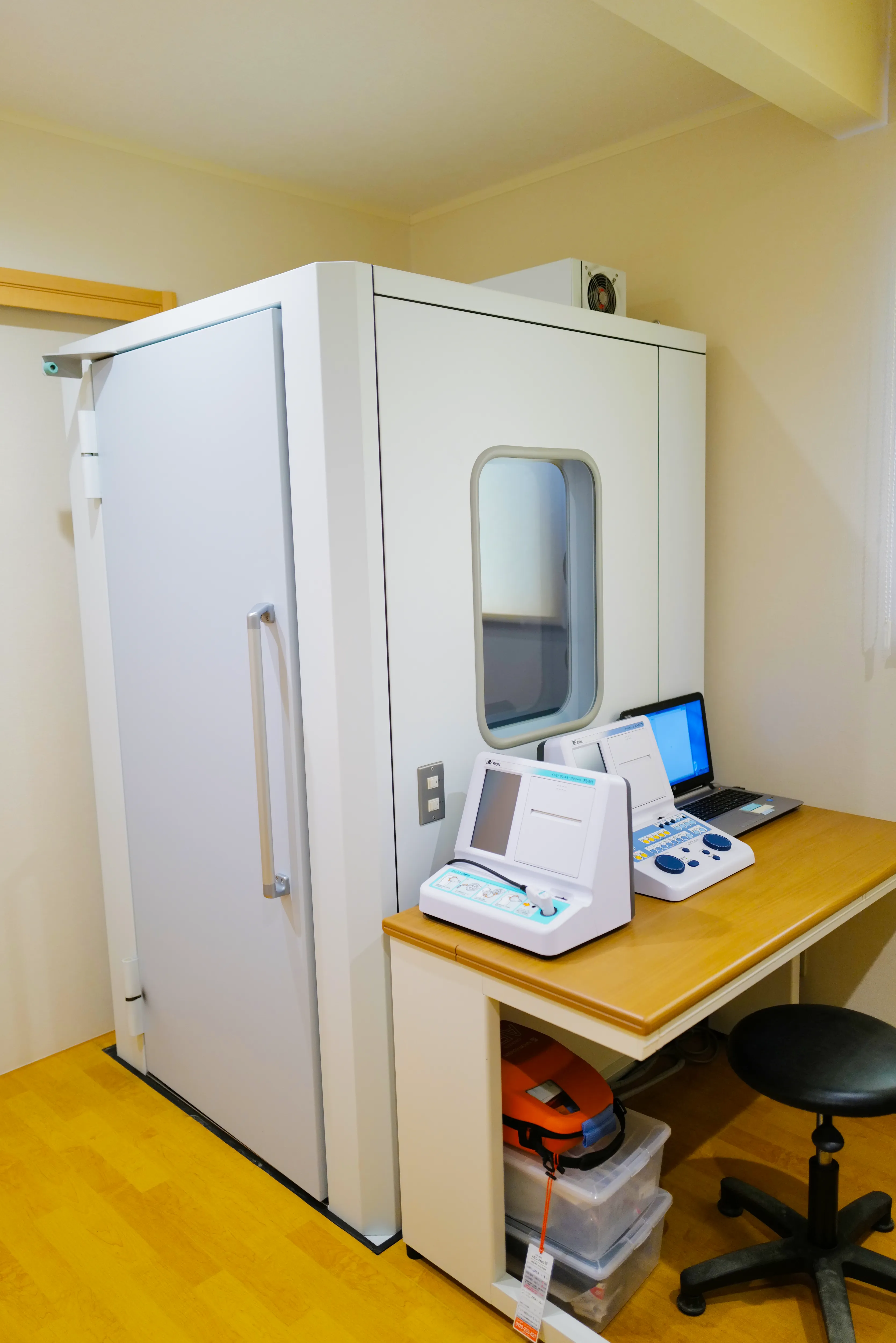 専用の聴力検査室